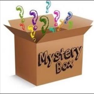 7pc Women’s Tops Mystery Box